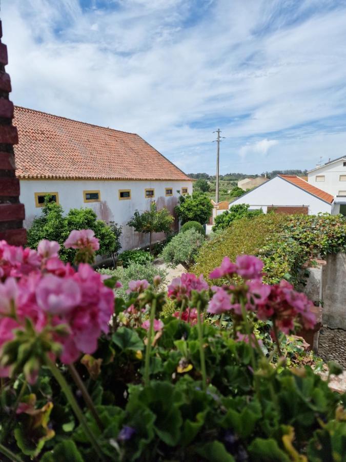 Casa Nikana Villa Turcifal Eksteriør bilde